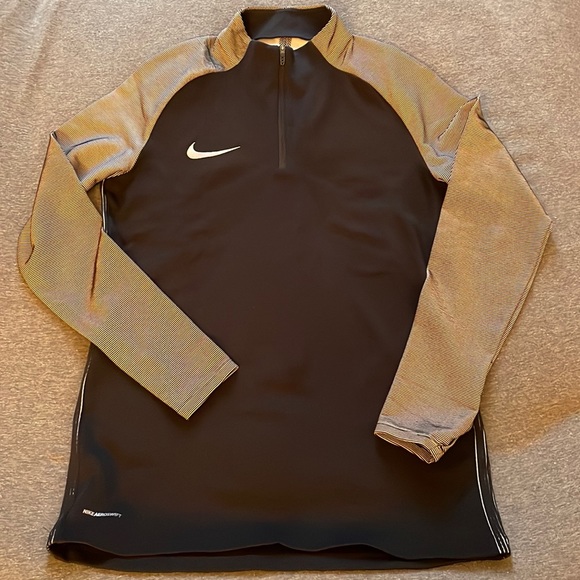 Nike Other - Nike dri-fit shirt size medium (never worn)
